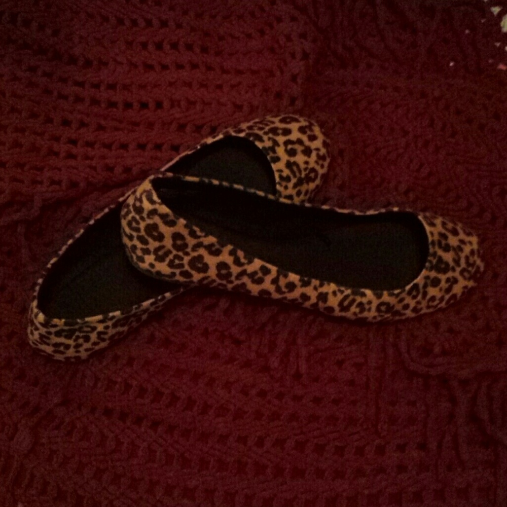 Leopard print flats